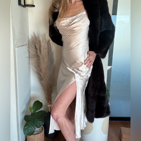 Selfie Leslie NWOT champagne satin slip dress - Picture 2 of 12
